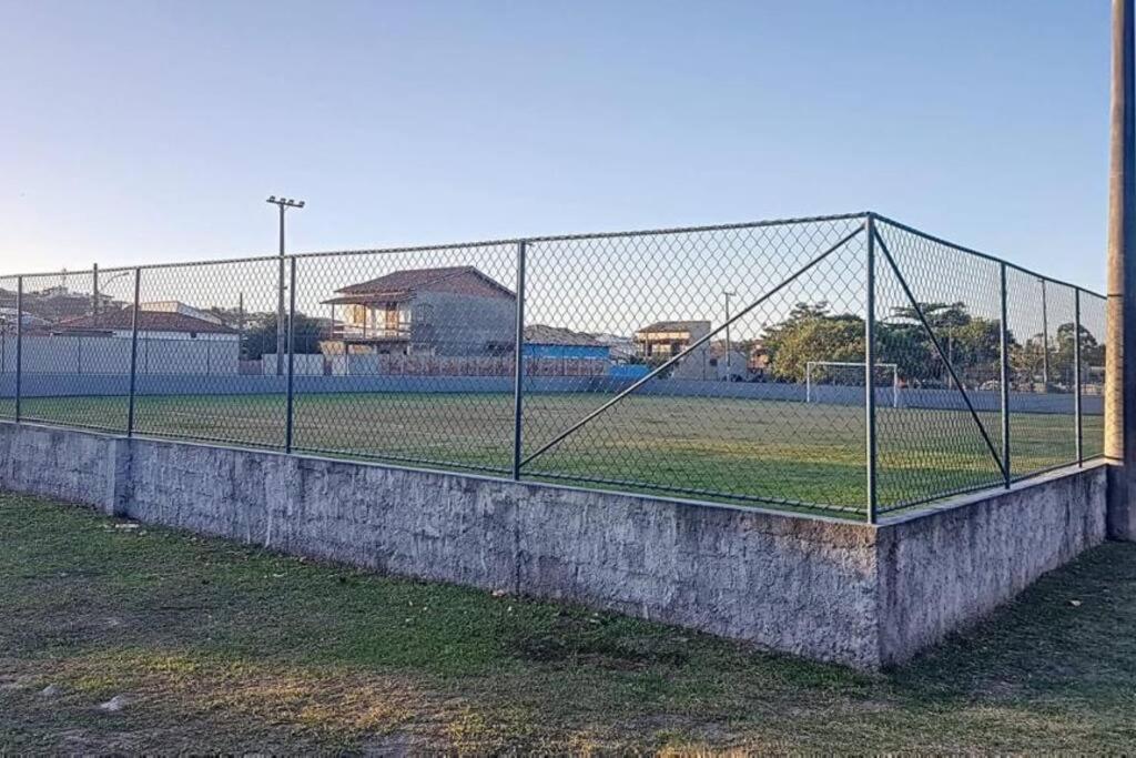 Casa Com Piscina, Churrasqueira E Ar Condicionado Em Condominio Cabo Frio Esterno foto
